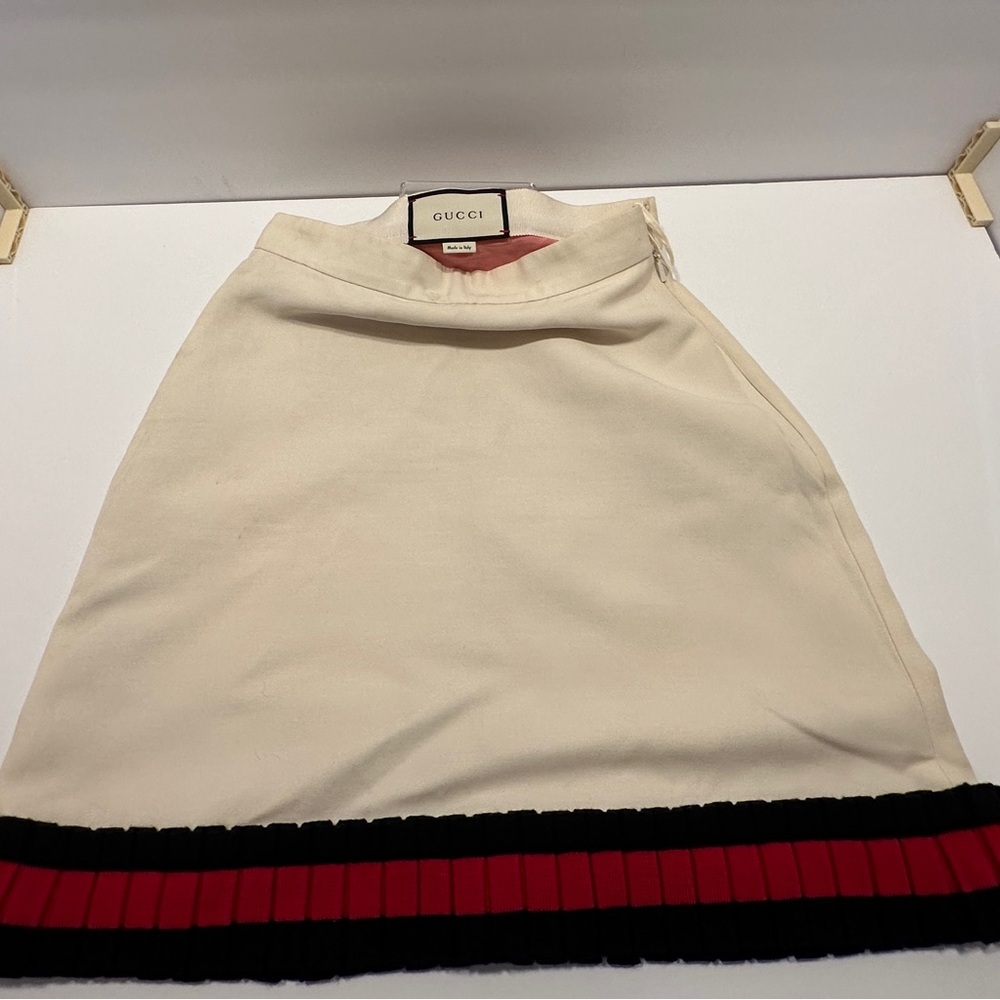 Gucci Cream Skirt with Navy Blue and Red Trim Size 38